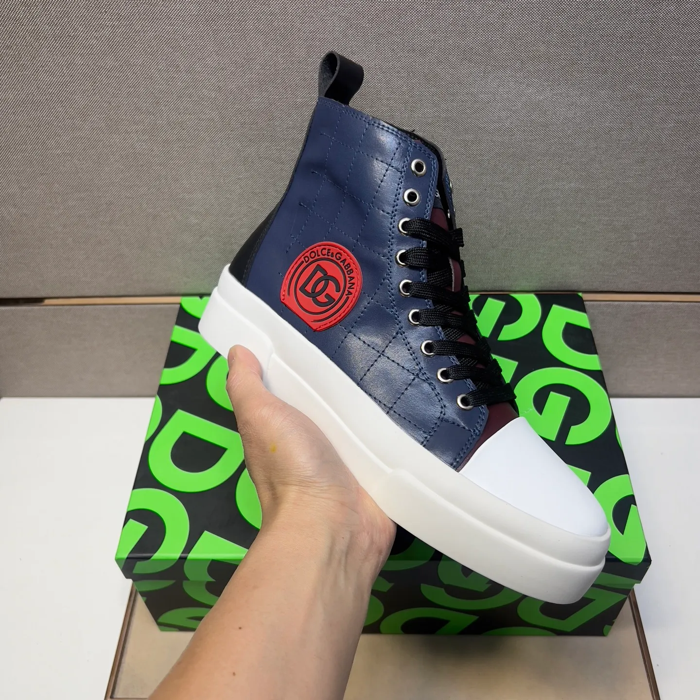 ⬛️Men's shoes 💰p440【DG～】Men's casual high-top shoes 2025z cabinet sales simultaneously 🔶Size: 38-44#️⃣ 🔷1 color🔜The upper is made of multi-material splicing ➕Genuine leather lining, comfortable and breathable, sole: original comfortable and wear-resistant outsole, ⚠️real thing📱photographed🎬real thing is better📢📢📢
